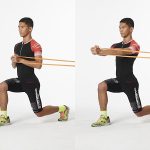 Press pallof con banda de resistencia, una rodilla en el suelo