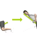 Remo mancuernas al unísono apoyado/a sobre banco