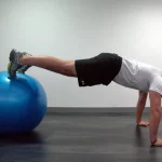 Plancha frontal pies sobre fitball